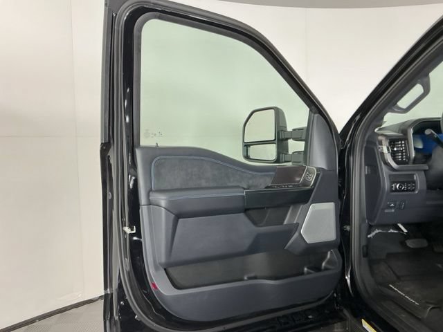 Certified 2026 Ford F450 Platinum w/ FX4 Off-Road Package AWD/4WD image 17