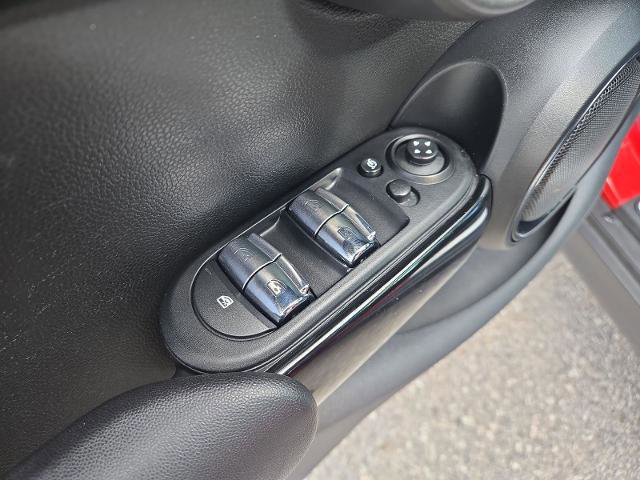 Used 2017 MINI Cooper S image 12