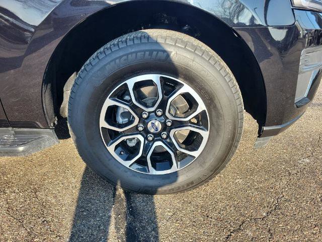 Certified 2024 Ford Expedition XLT image 6
