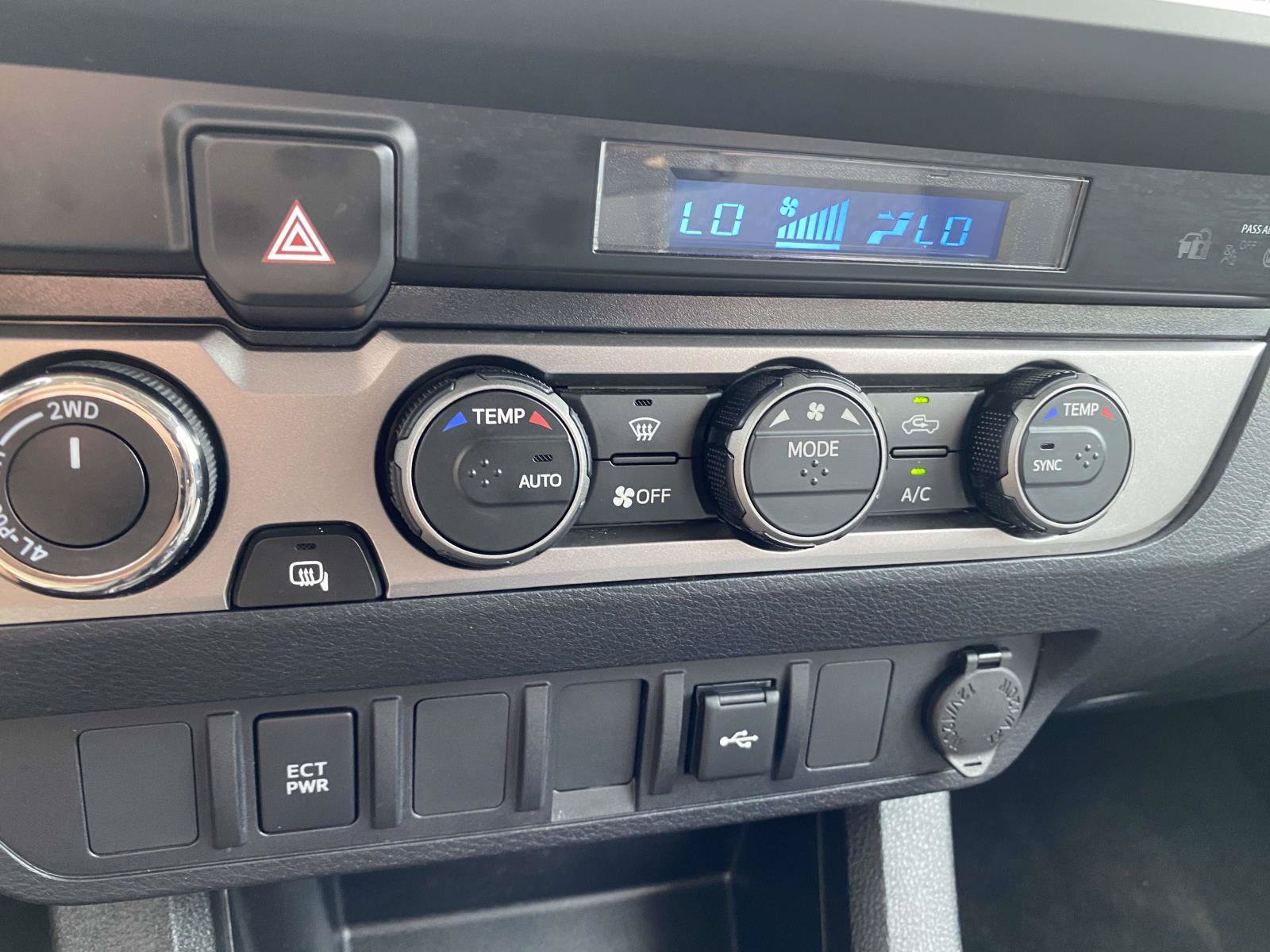Used 2023 Toyota Tacoma SR AWD/4WD image 25