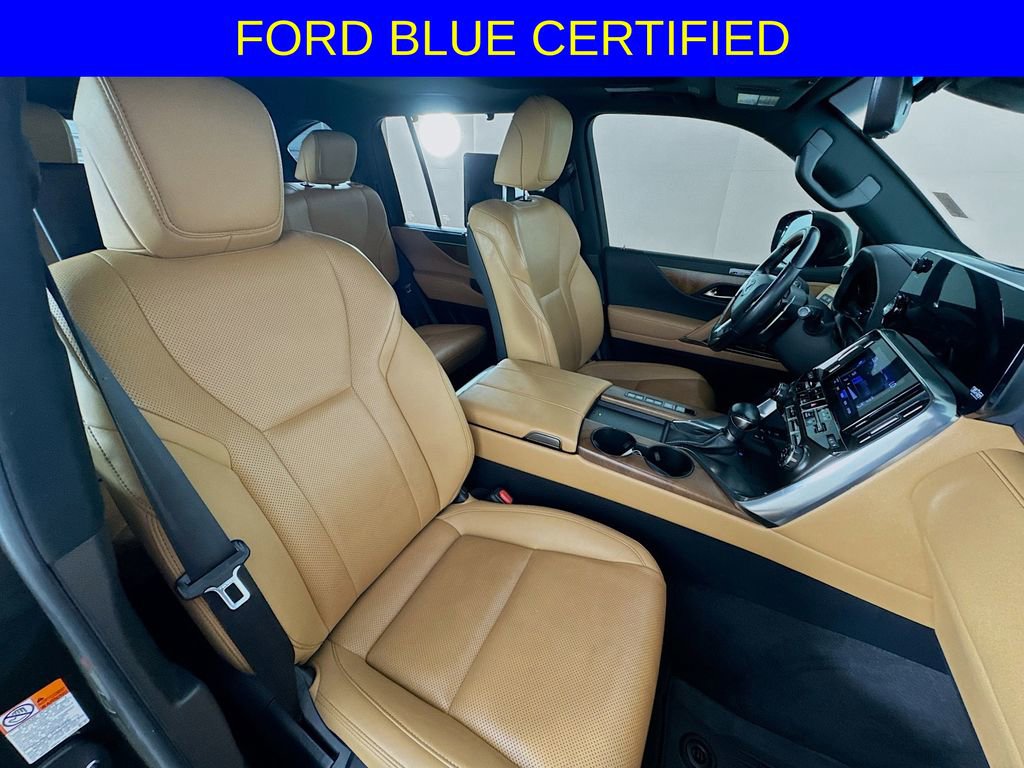 Used 2022 Lexus LX 600 4WD w/ Luxury Package image 32