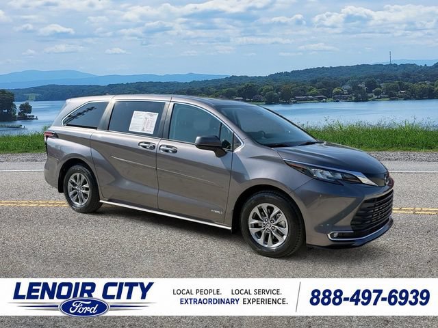 Used 2021 Toyota Sienna XLE FWD image 1