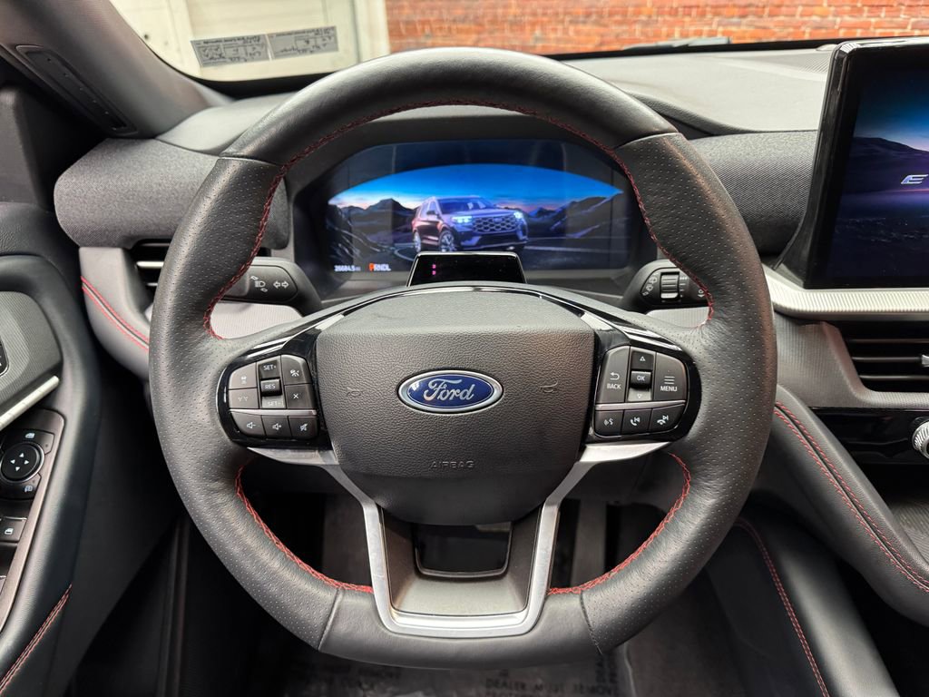 Certified 2025 Ford Explorer ST-Line AWD/4WD image 15