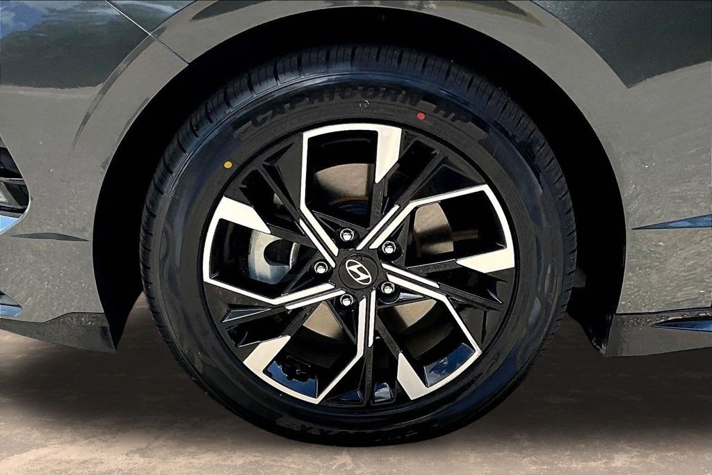 Used 2025 Hyundai Sonata SEL FWD image 36