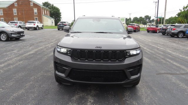 Used 2022 Jeep Grand Cherokee Altitude image 8