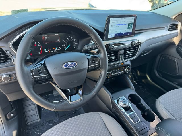 Certified 2021 Ford Escape SE w/ SE Sport Appearance Package AWD/4WD image 3