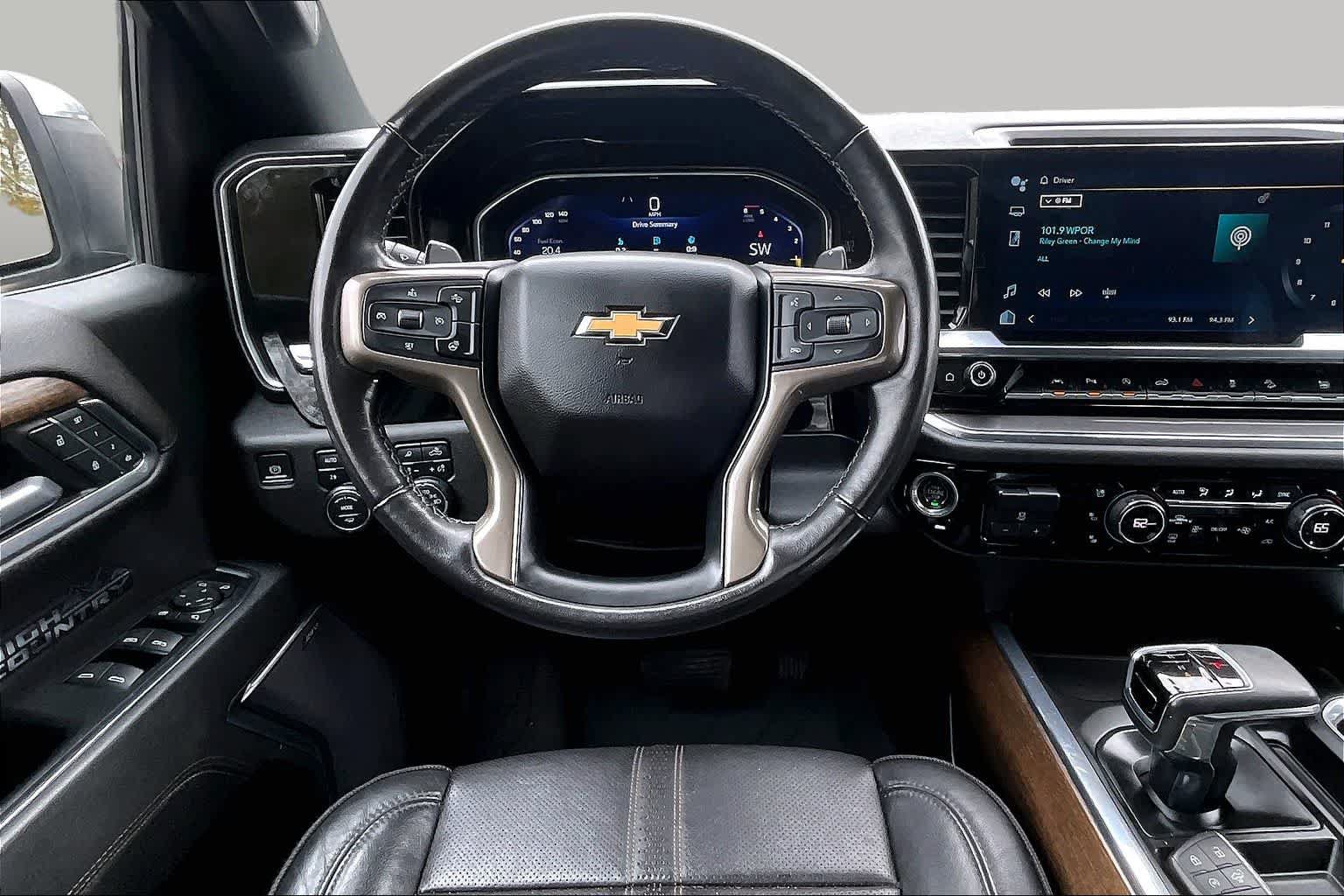 Used 2023 Chevrolet Silverado 1500 High Country w/ Z71 Off-Road Package AWD/4WD image 6
