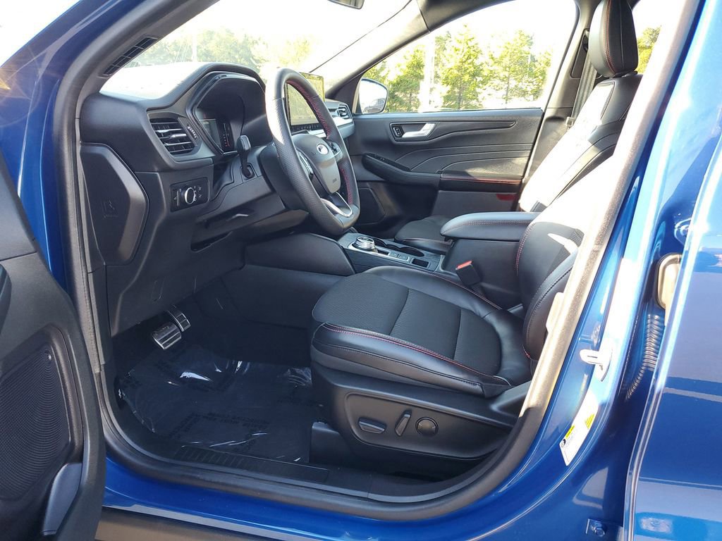 Certified 2023 Ford Escape ST-Line w/ Tech Pack #1 image 8