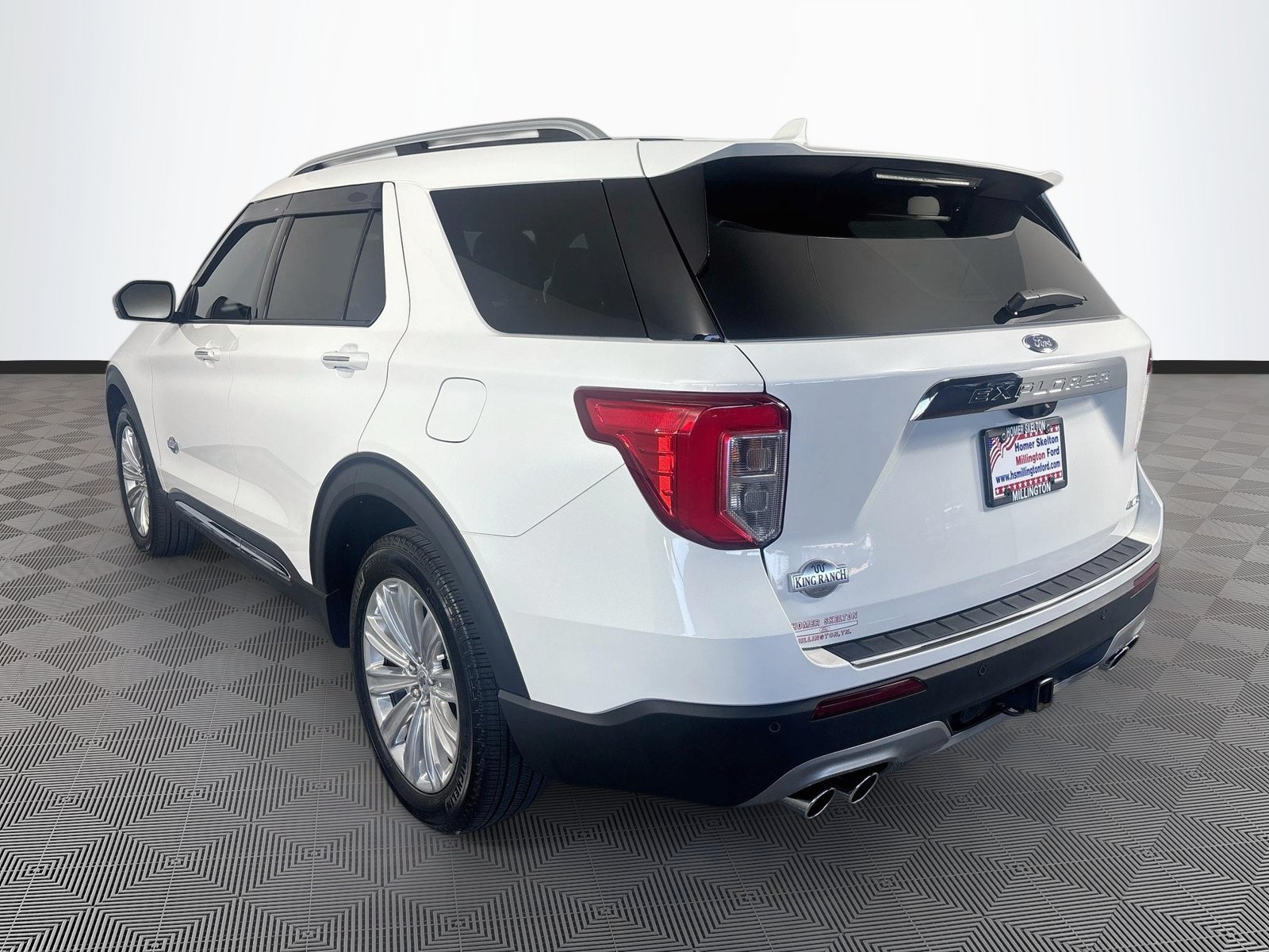 Certified 2023 Ford Explorer King Ranch w/ Technology Package AWD/4WD image 5
