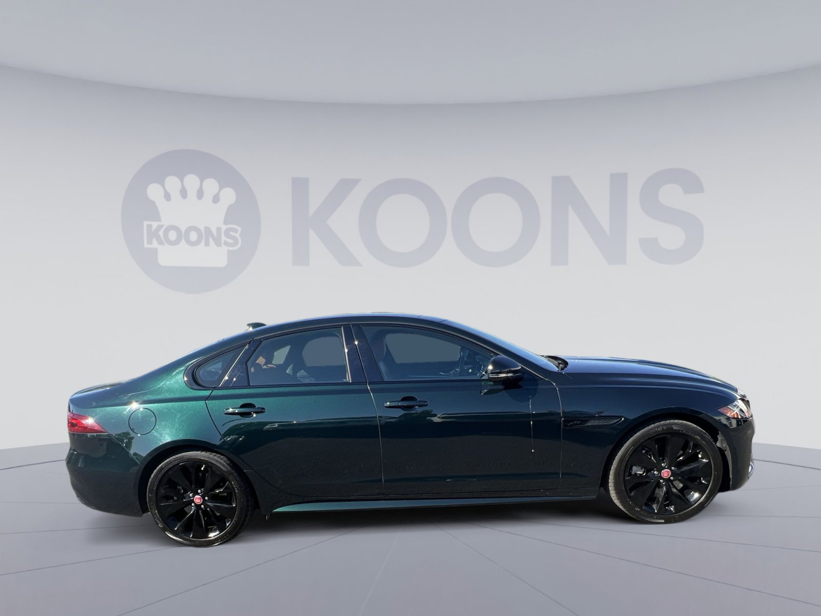 Used 2022 Jaguar XF R-Dynamic SE AWD/4WD image 12