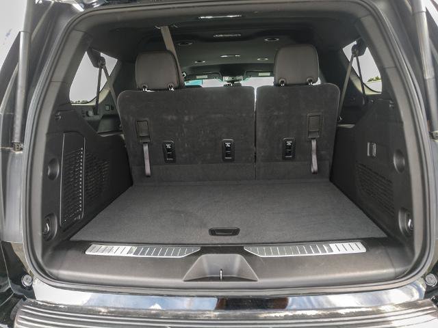 Used 2025 Chevrolet Suburban Z71 AWD/4WD image 8