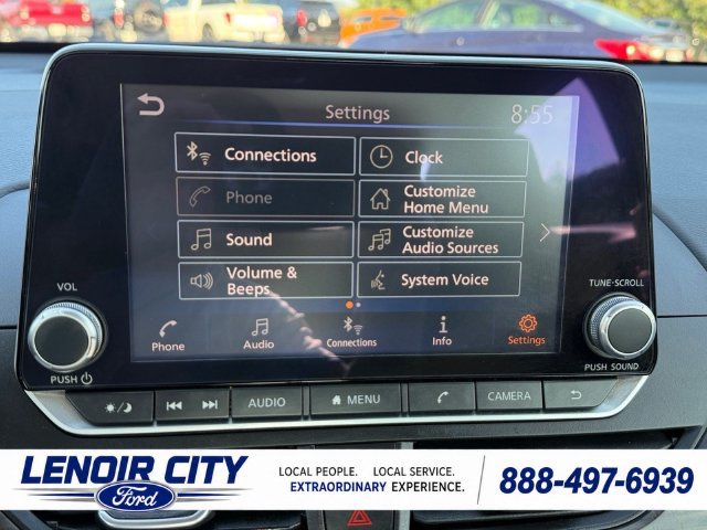 Used 2025 Nissan Altima 2.5 SV FWD image 25