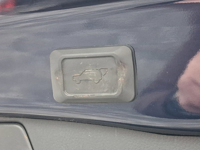 Used 2021 Toyota RAV4 XLE w/ Convenience Package image 30