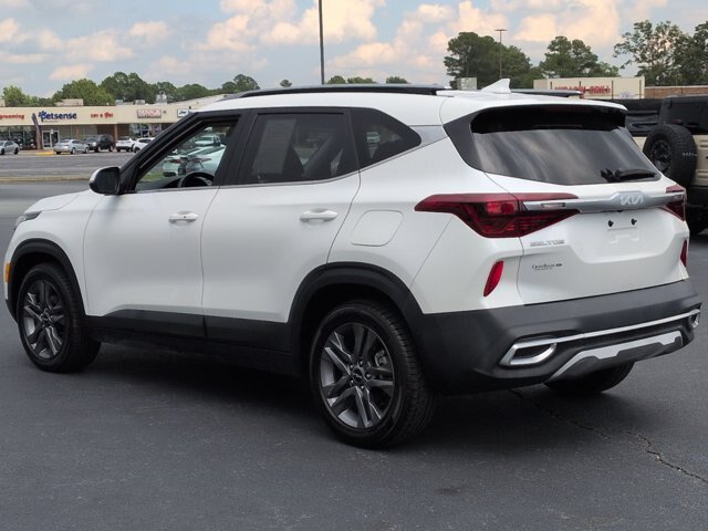 Used 2023 Kia Seltos S w/ Navigation Package FWD image 6