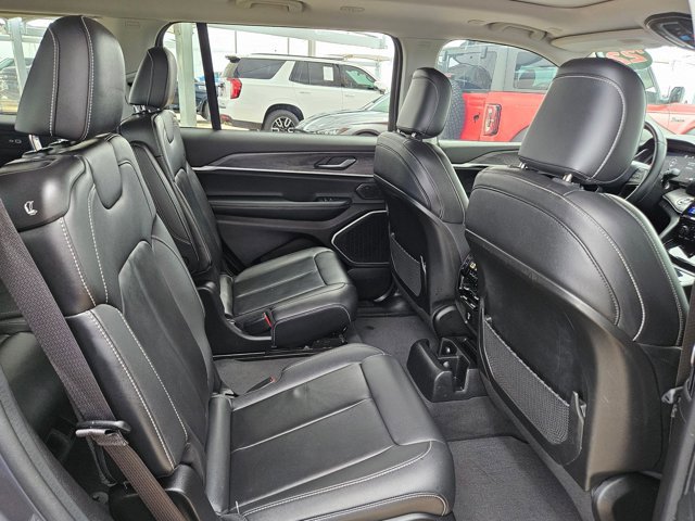 Used 2022 Jeep Grand Cherokee L Limited AWD/4WD image 22