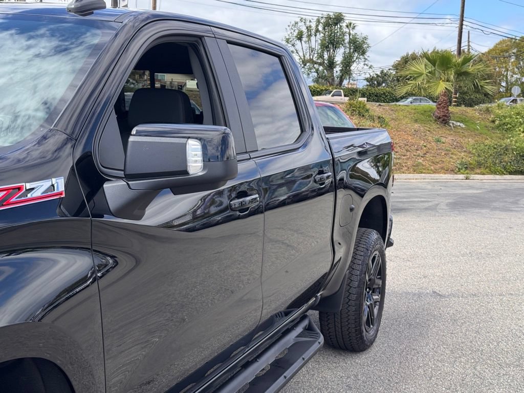Used 2025 Chevrolet Silverado 1500 LT Trail Boss w/ LT Trail Boss Premium Package AWD/4WD image 9