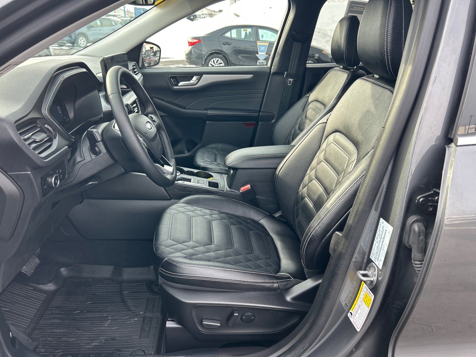 Certified 2023 Ford Escape Platinum w/ Premium Technology Package image 6
