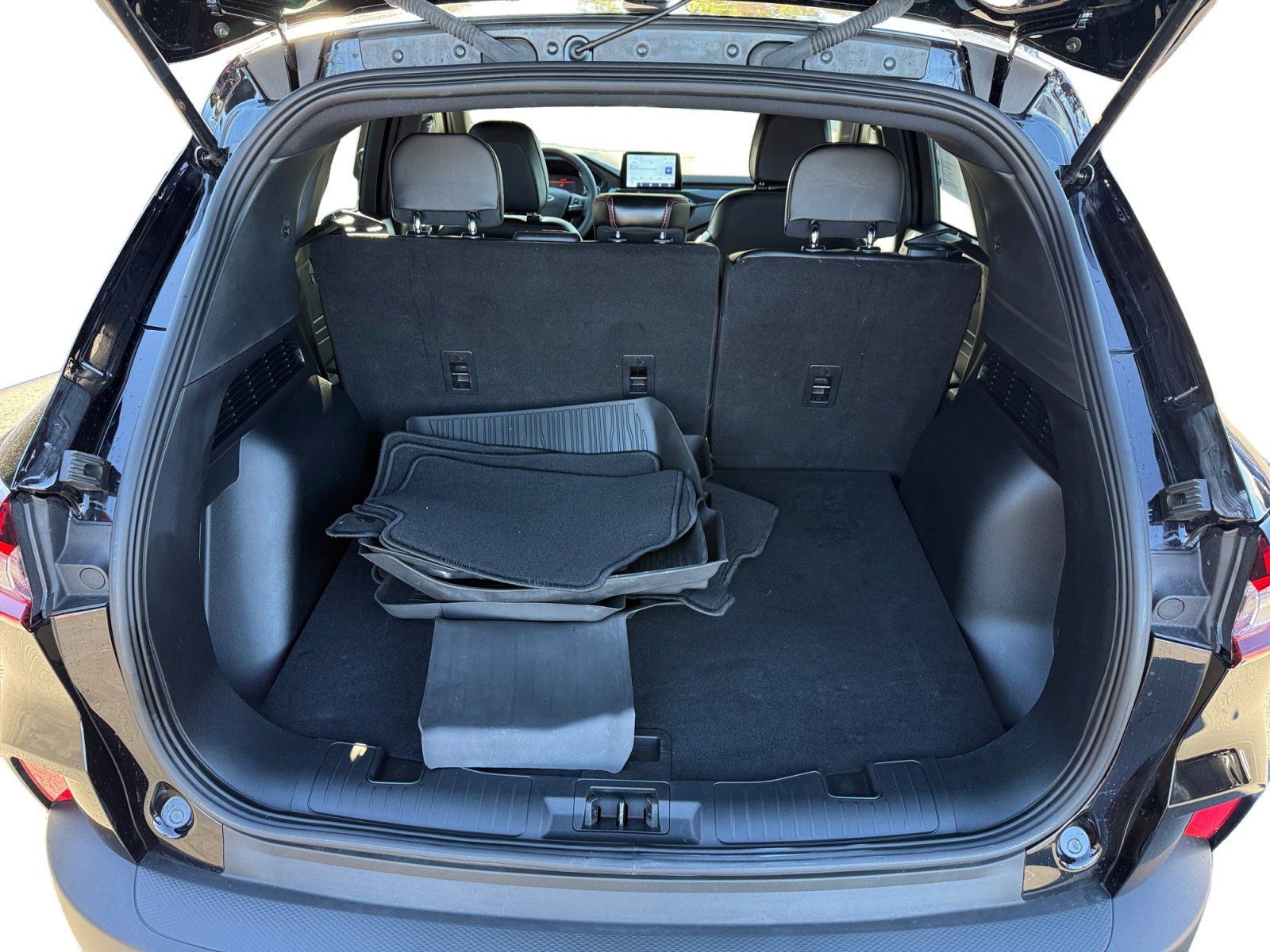 Certified 2025 Ford Escape ST-Line w/ Equipment Group 301A image 17