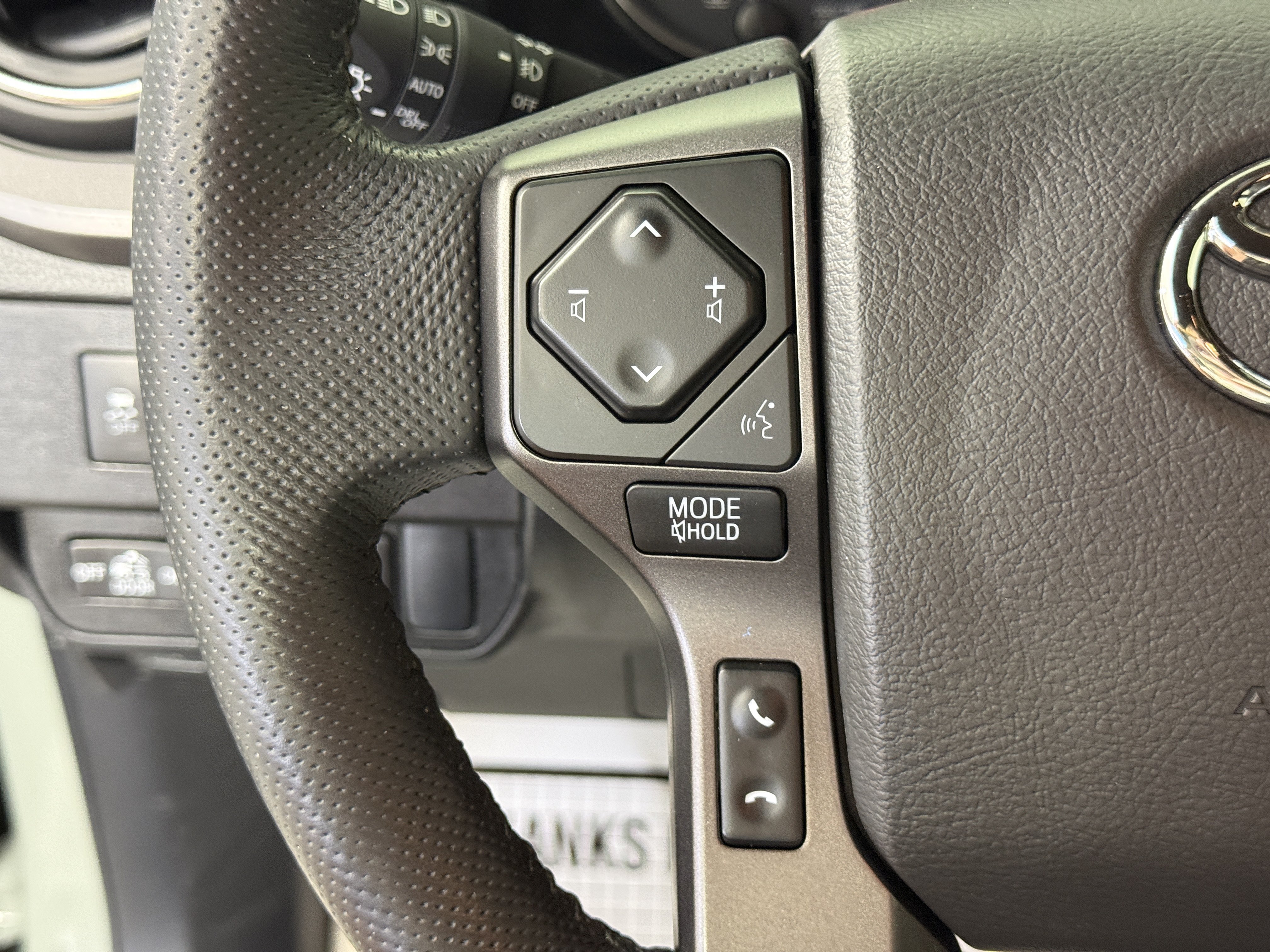 Used 2022 Toyota Tacoma TRD Sport AWD/4WD image 21
