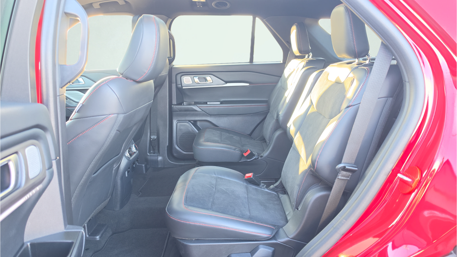 Certified 2025 Ford Explorer ST w/ Sun And Sound Package AWD/4WD image 26