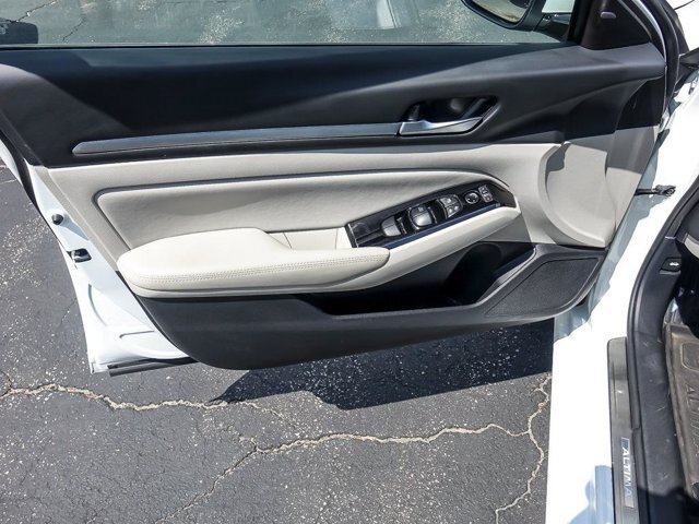Used 2024 Nissan Altima 2.5 SL AWD/4WD image 21