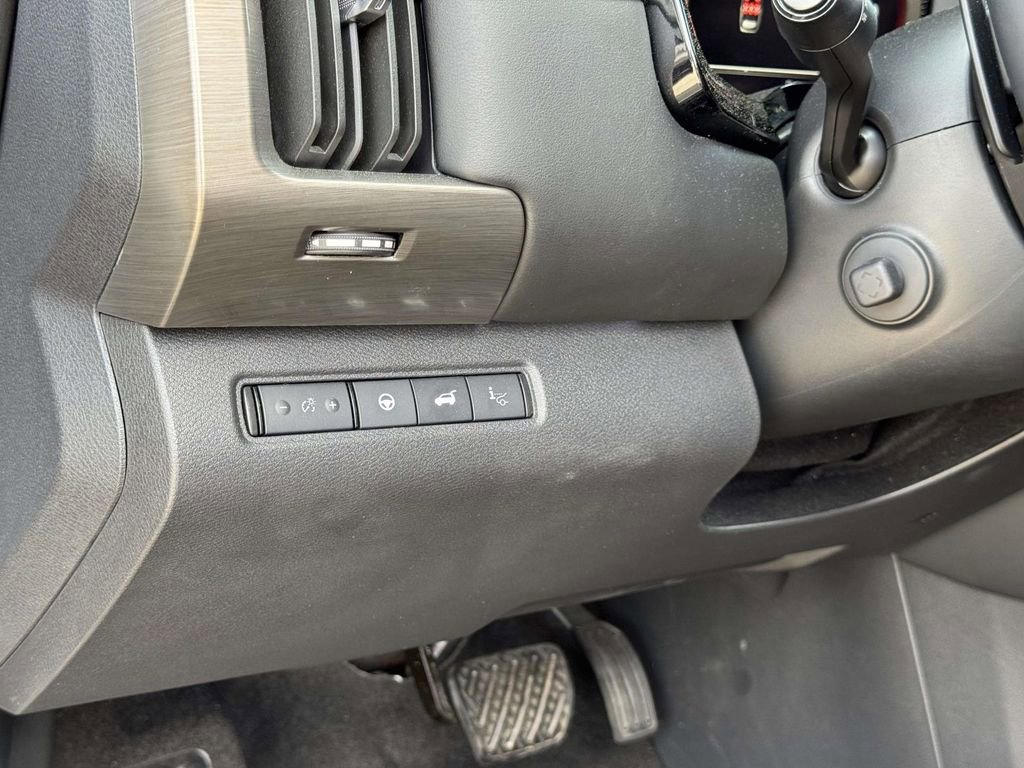 Used 2023 Nissan Pathfinder Platinum image 15