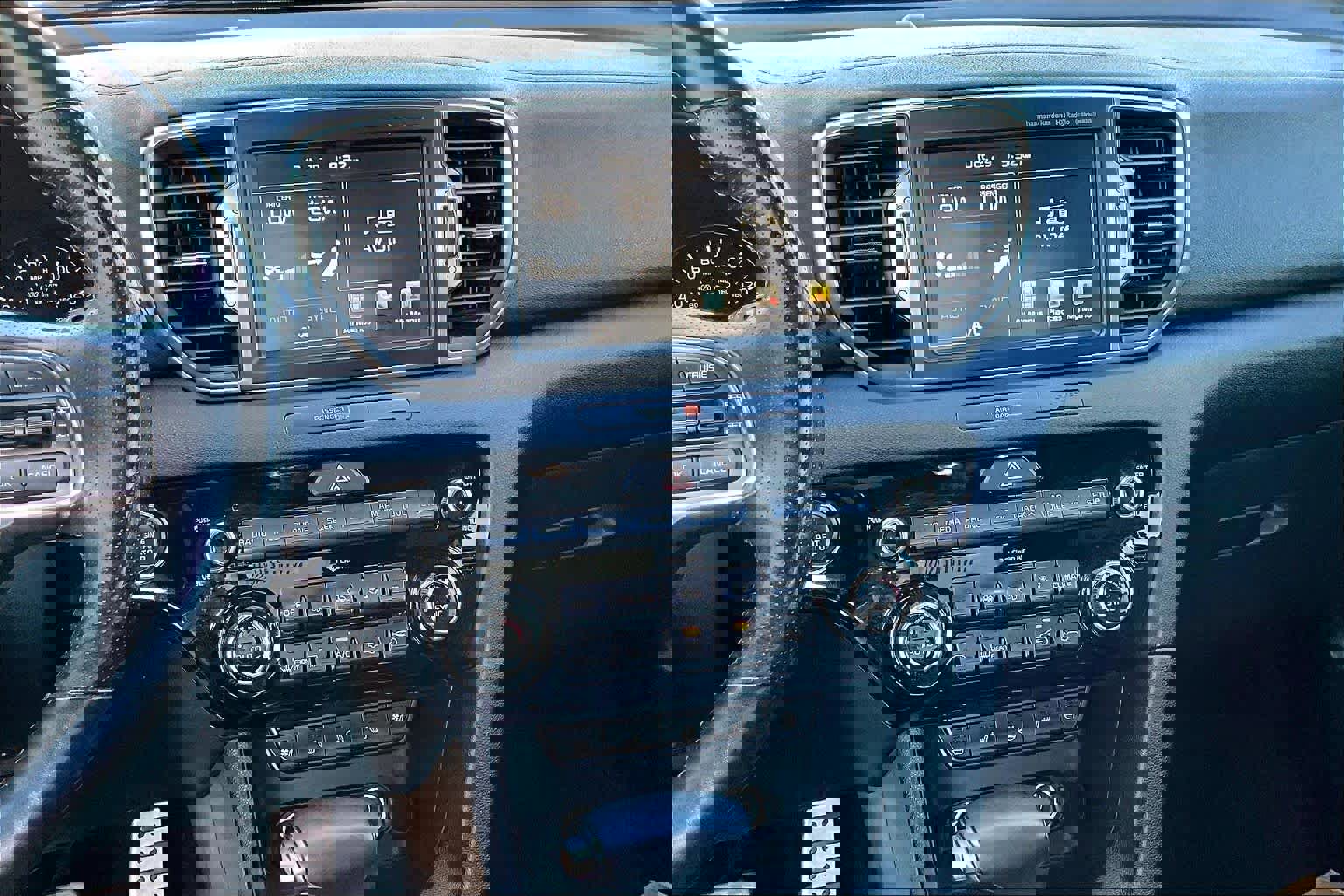 Used 2017 Kia Sportage SX image 9