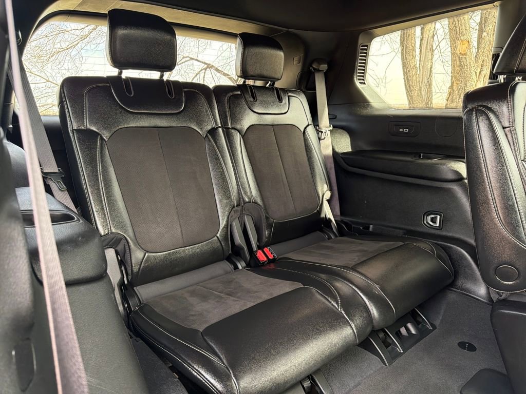 Used 2023 Jeep Grand Cherokee L Laredo image 32