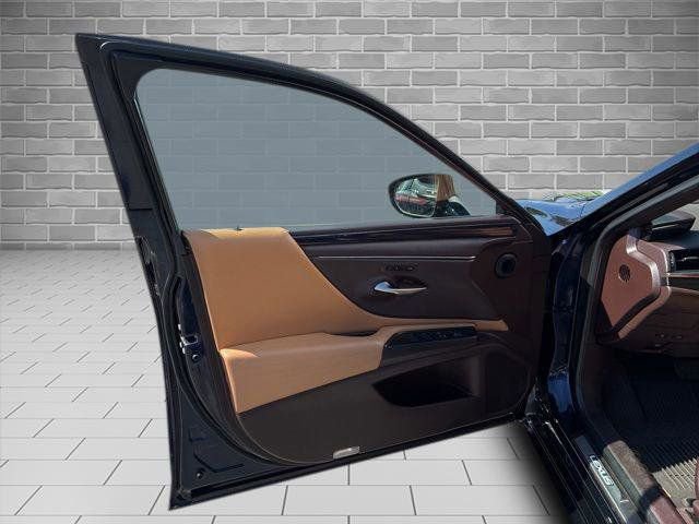 Used 2019 Lexus ES 350 w/ Accessory Package 2 FWD image 17
