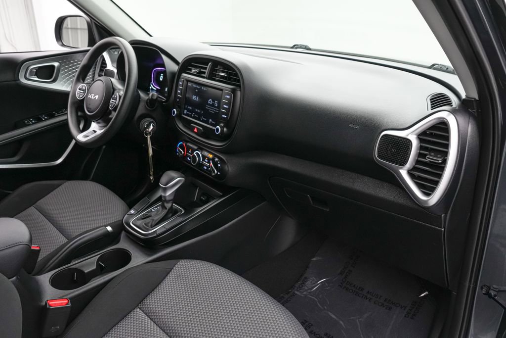 Used 2025 Kia Soul LX FWD image 22