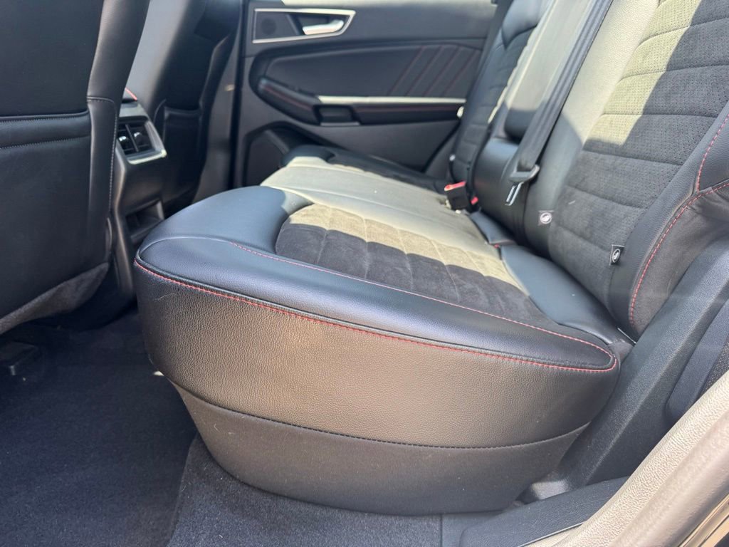 Certified 2022 Ford Edge ST-Line w/ Class II Trailer Tow Package AWD/4WD image 8