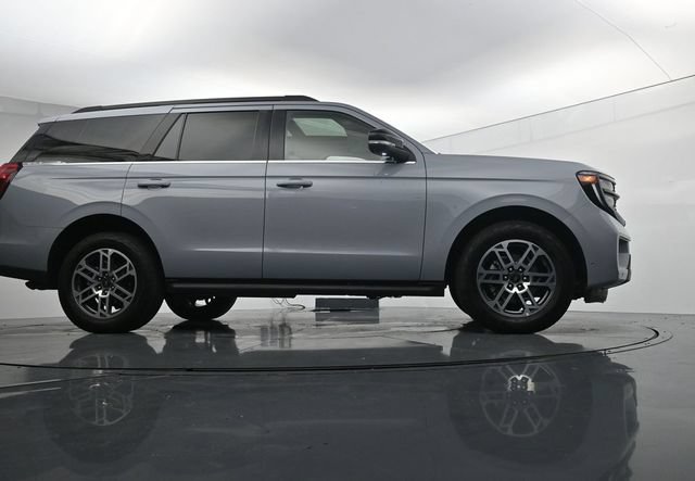 Certified 2025 Ford Expedition Active AWD/4WD image 38