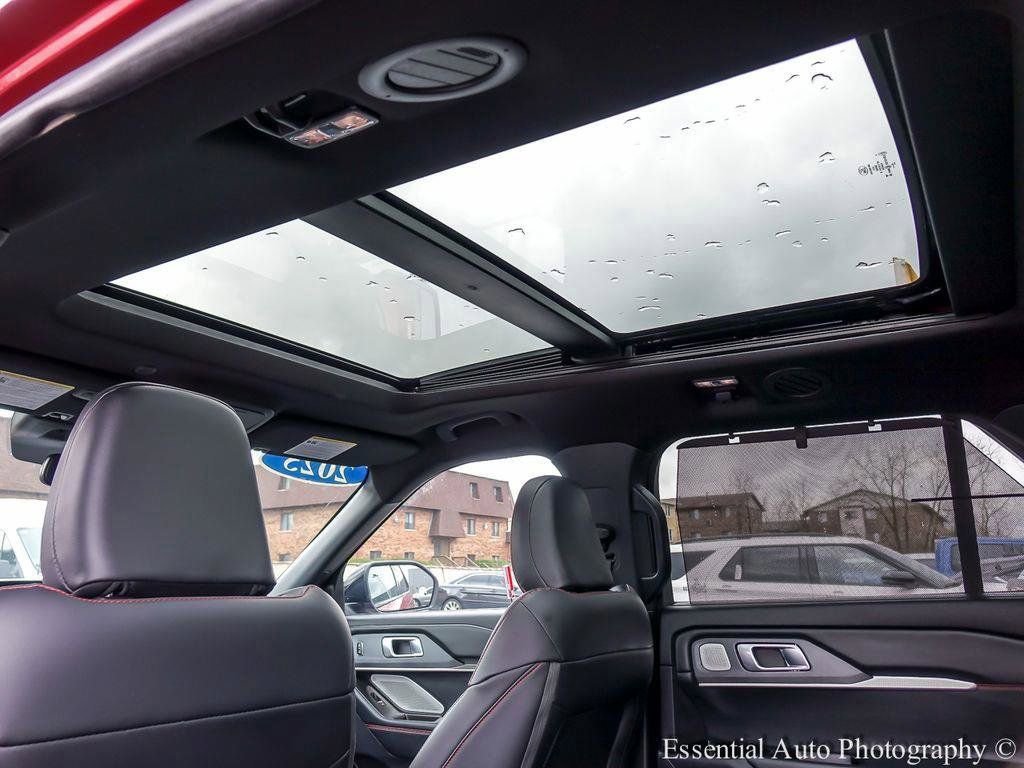 Certified 2025 Ford Explorer ST image 13