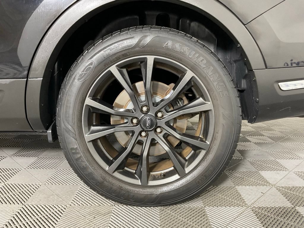 Certified 2018 Ford Explorer Limited FWD image 10