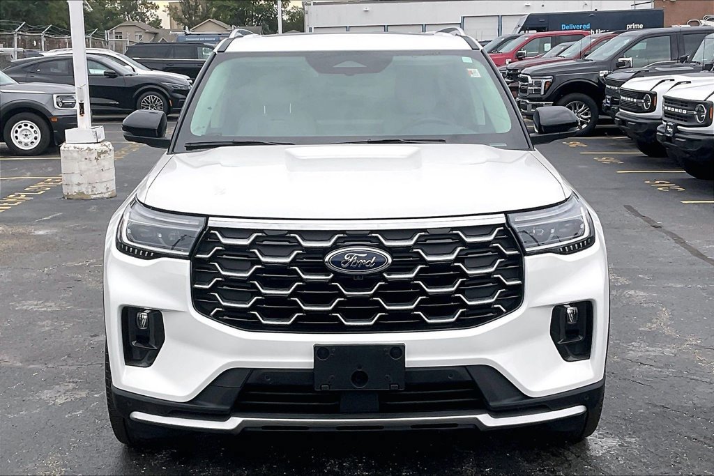 Certified 2025 Ford Explorer Platinum w/ Ultimate Package AWD/4WD image 2