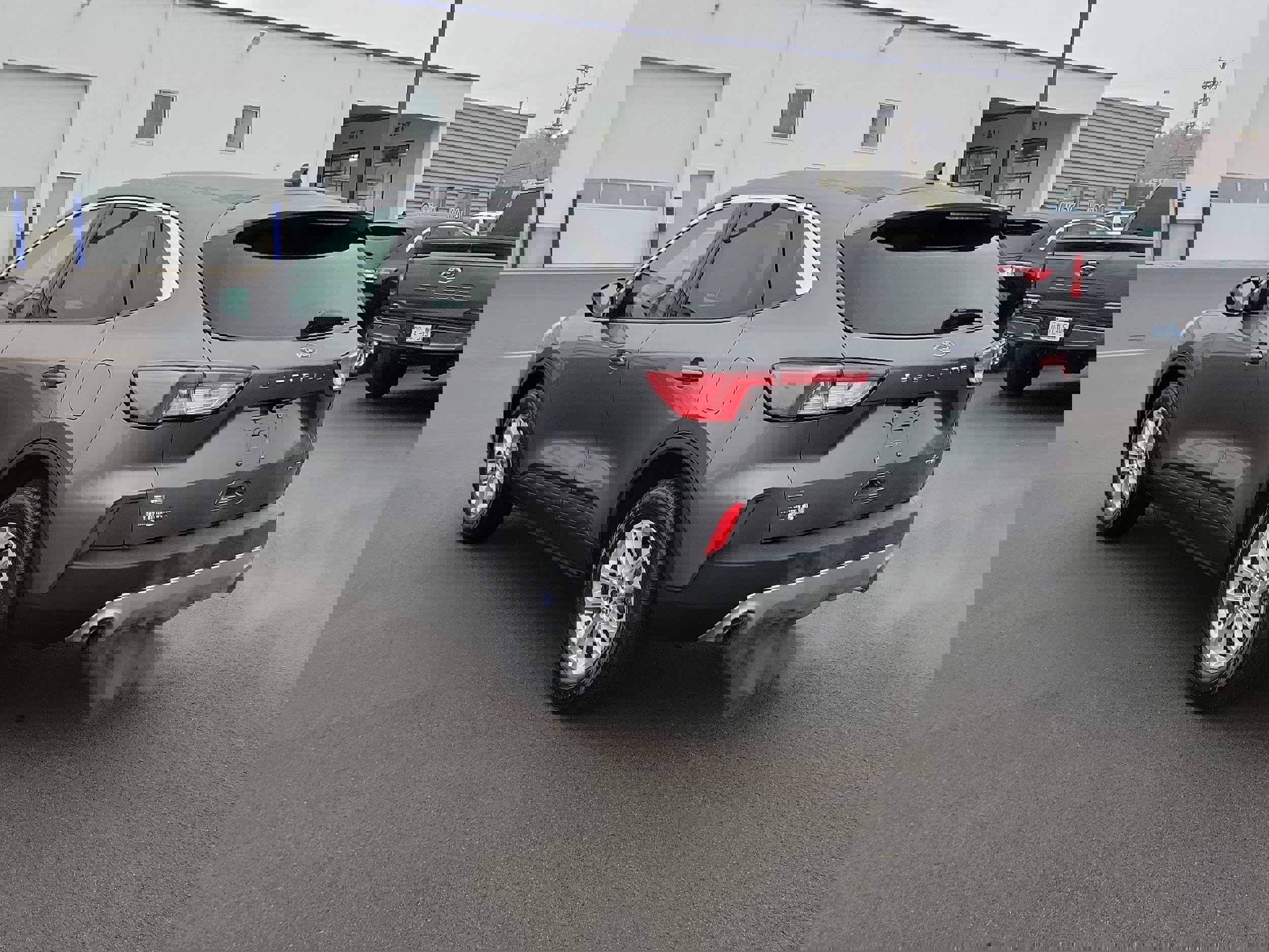 Certified 2022 Ford Escape SE w/ Convenience Package image 2