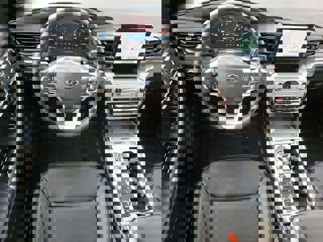 Certified 2022 Ford Explorer XLT w/ Equipment Group 202A image 26