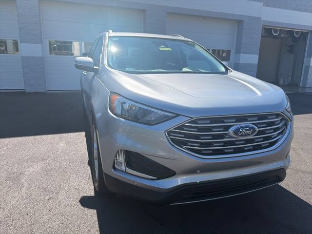Certified 2022 Ford Edge Titanium AWD/4WD image 9
