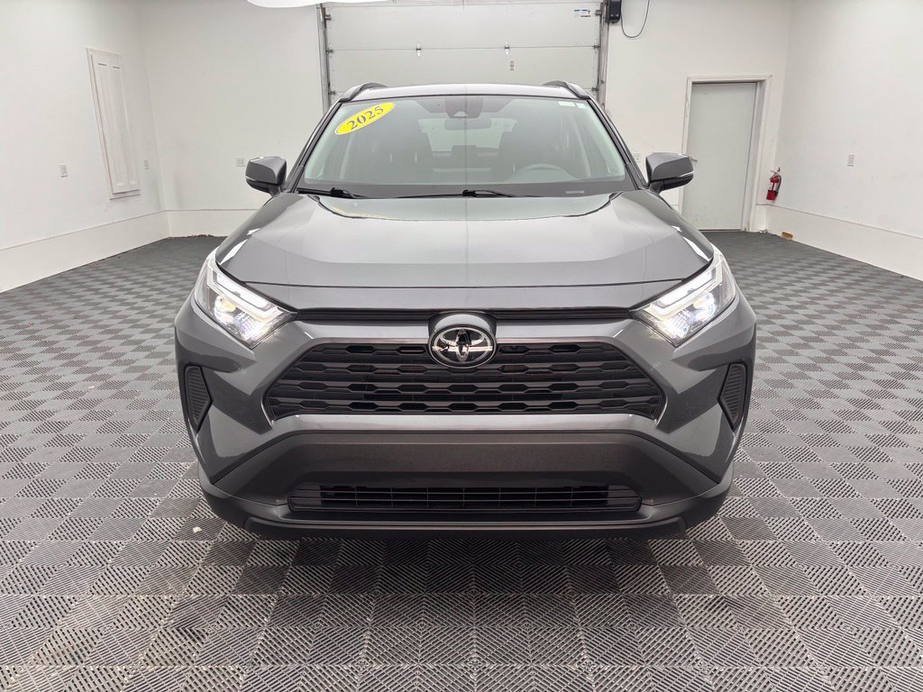 Used 2025 Toyota RAV4 XLE AWD/4WD image 14