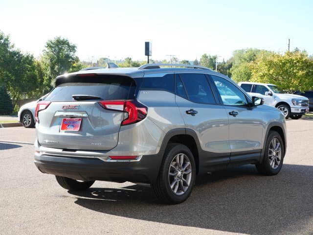 Used 2023 GMC Terrain SLT AWD/4WD image 5