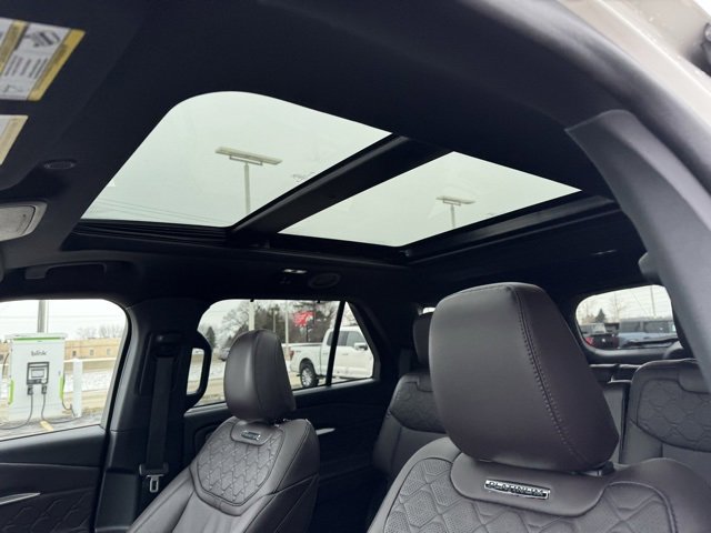 Certified 2025 Ford Explorer Platinum w/ Ultimate Package image 10
