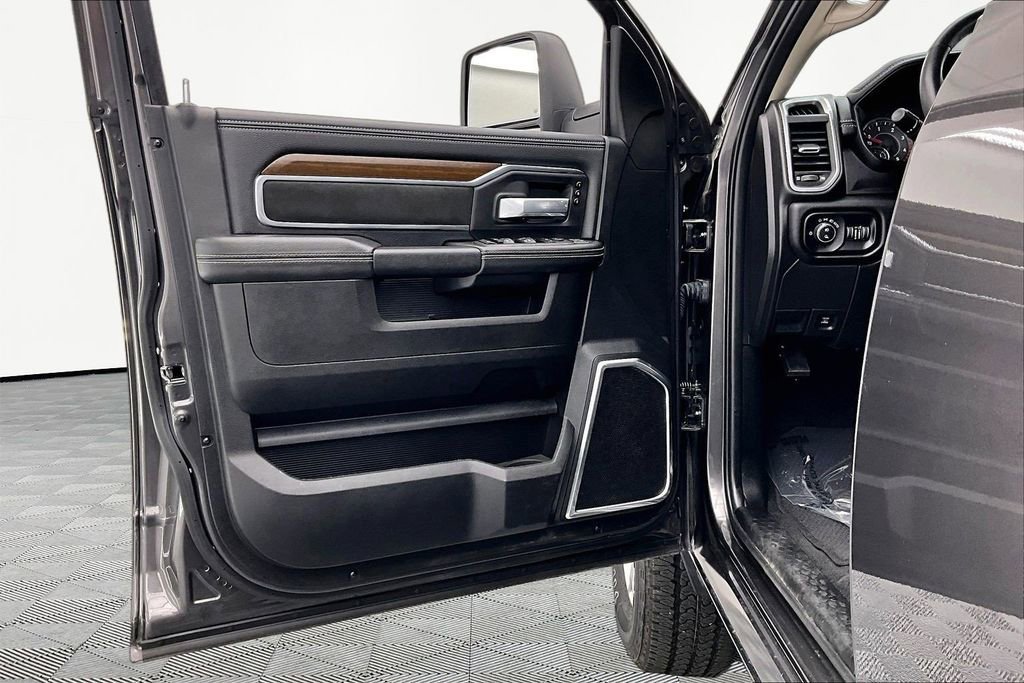 Used 2024 RAM 2500 Laramie w/ Safety Group AWD/4WD image 24
