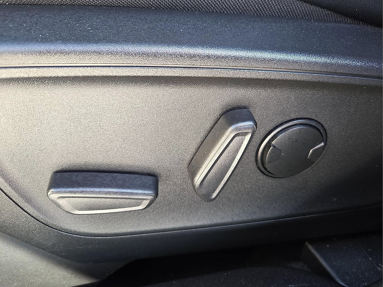 Certified 2023 Ford Escape ST-Line w/ Tech Pack #1 FWD image 15