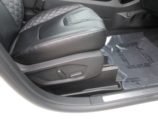 Certified 2023 Ford Edge Titanium AWD/4WD image 21