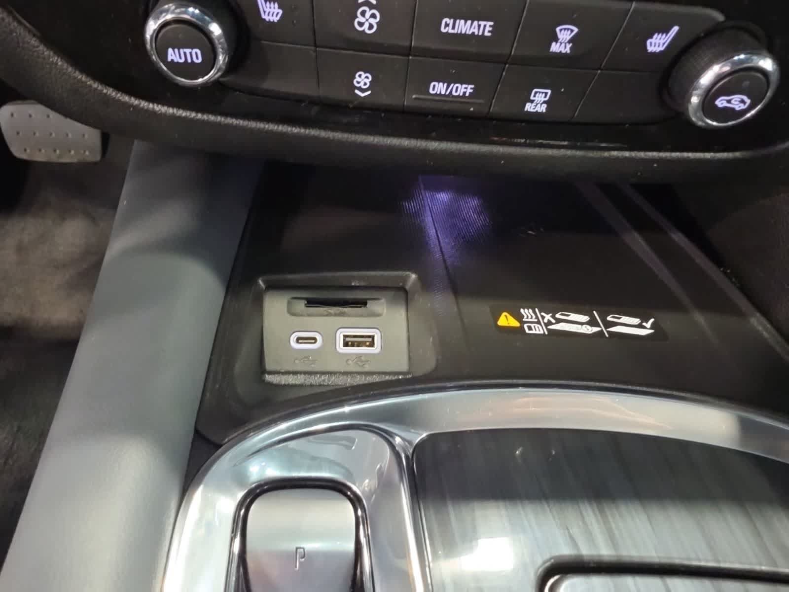 Used 2023 Buick Enclave Essence w/ Sport Touring Edition FWD image 23