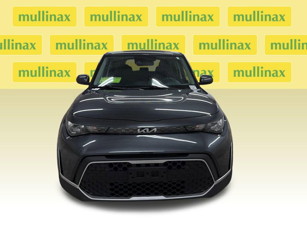 Used 2025 Kia Soul LX w/ LX Technology Package FWD image 14