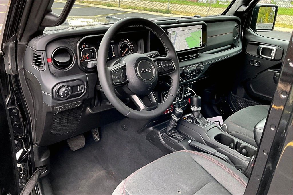 Used 2026 Jeep Gladiator Rubicon w/ Steel Power Dome Hood Package AWD/4WD image 13