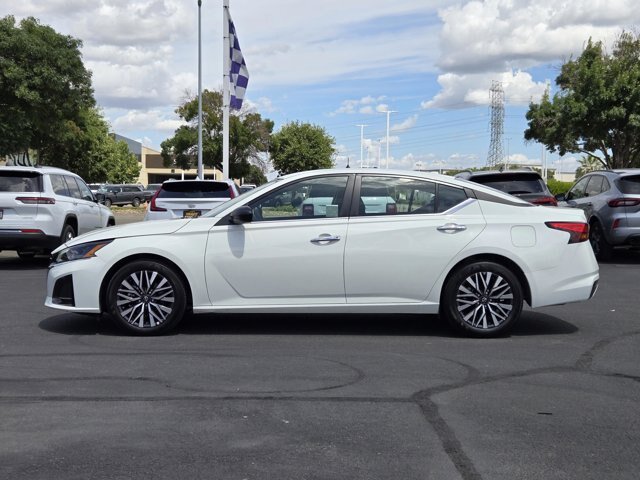 Used 2025 Nissan Altima 2.5 SV FWD image 7