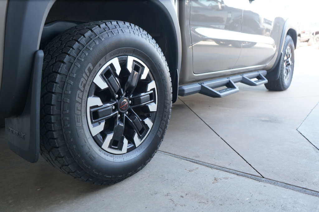 Used 2024 Nissan Frontier Pro-X RWD image 11