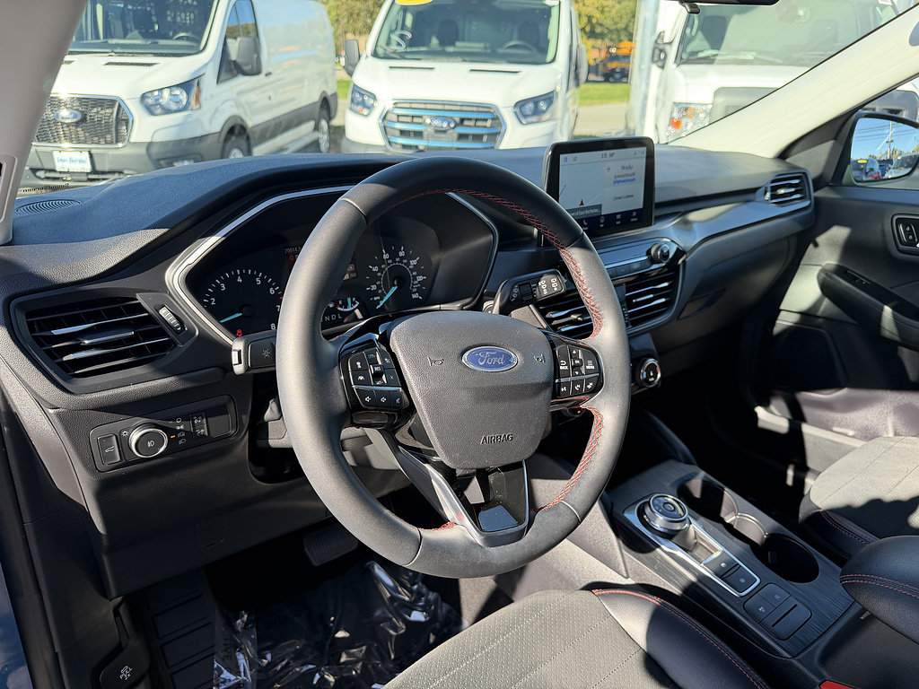 Certified 2022 Ford Escape SEL w/ SEL Stealth AWD Package image 13